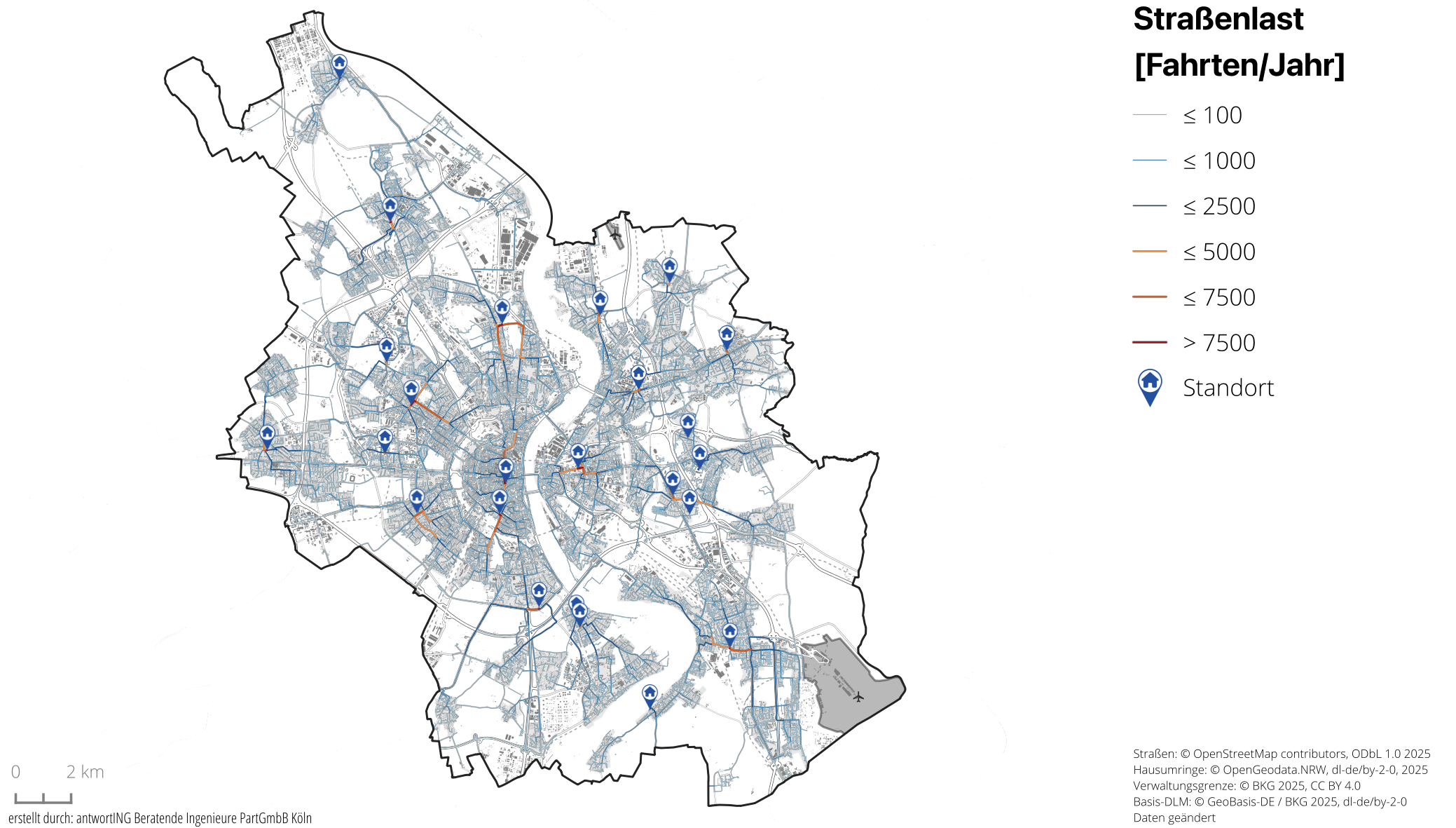 GIS-Karte eines gesamten Stadtgebiets mit allen Feuerwehrstandorten und den Straßen, eingefärbt nach Anzahl der Einsatzfahrten pro Jahr von hellblau (bis 100 Fahrten) über orange bis dunkelrot (mehr als 7500 Fahrten).
