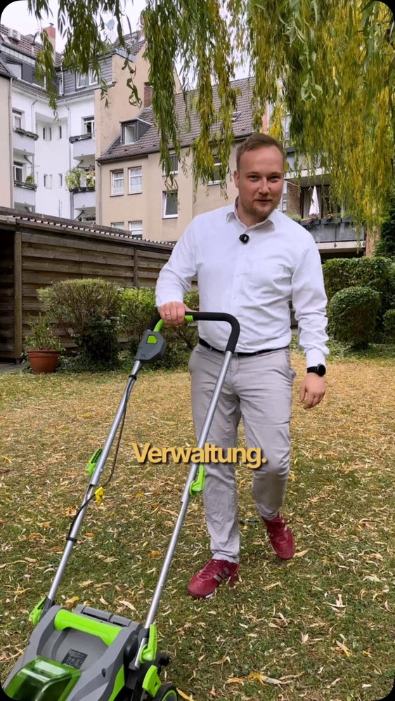 Der Rasenmäher kürzt überall. Nur eine Stelle erwischt er nie.